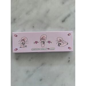 Preowned Esther Bunny IPKN Eyeshadow Kit
